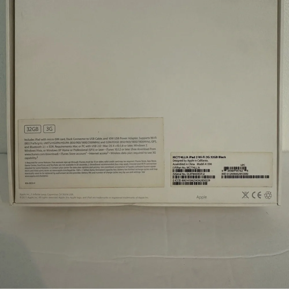 Apple iPad 2 Wi-Fi 3G 32GB Black Model A 1396 comes with box and USB charger